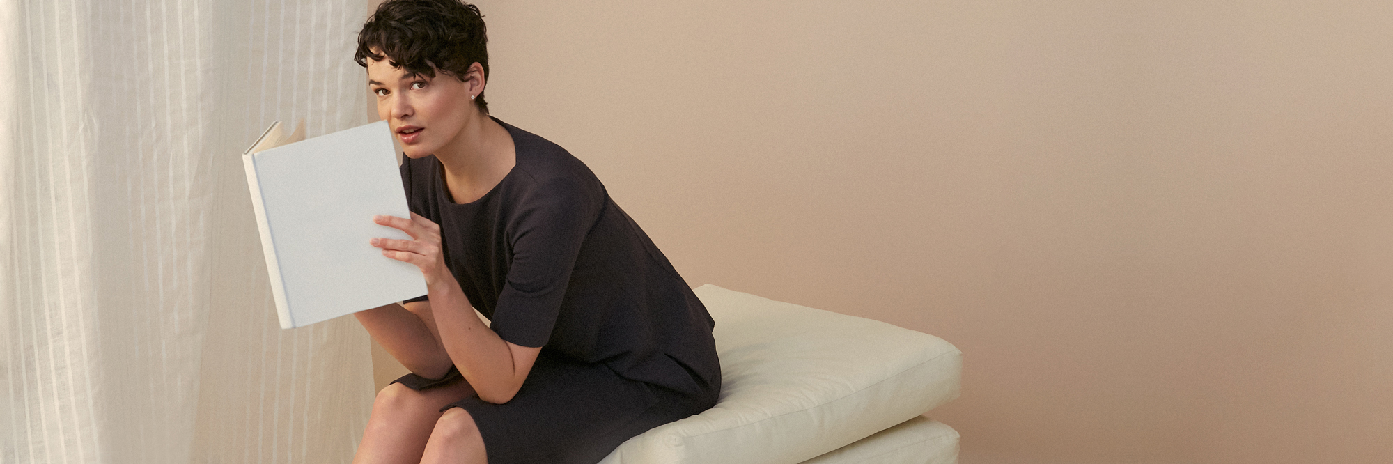 I Hired a Fake Male Assistant and My Income Doubled