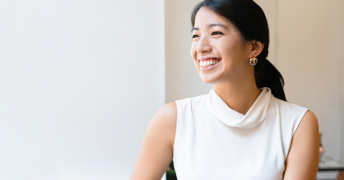 How to Wear a Necklace (and When Not To)