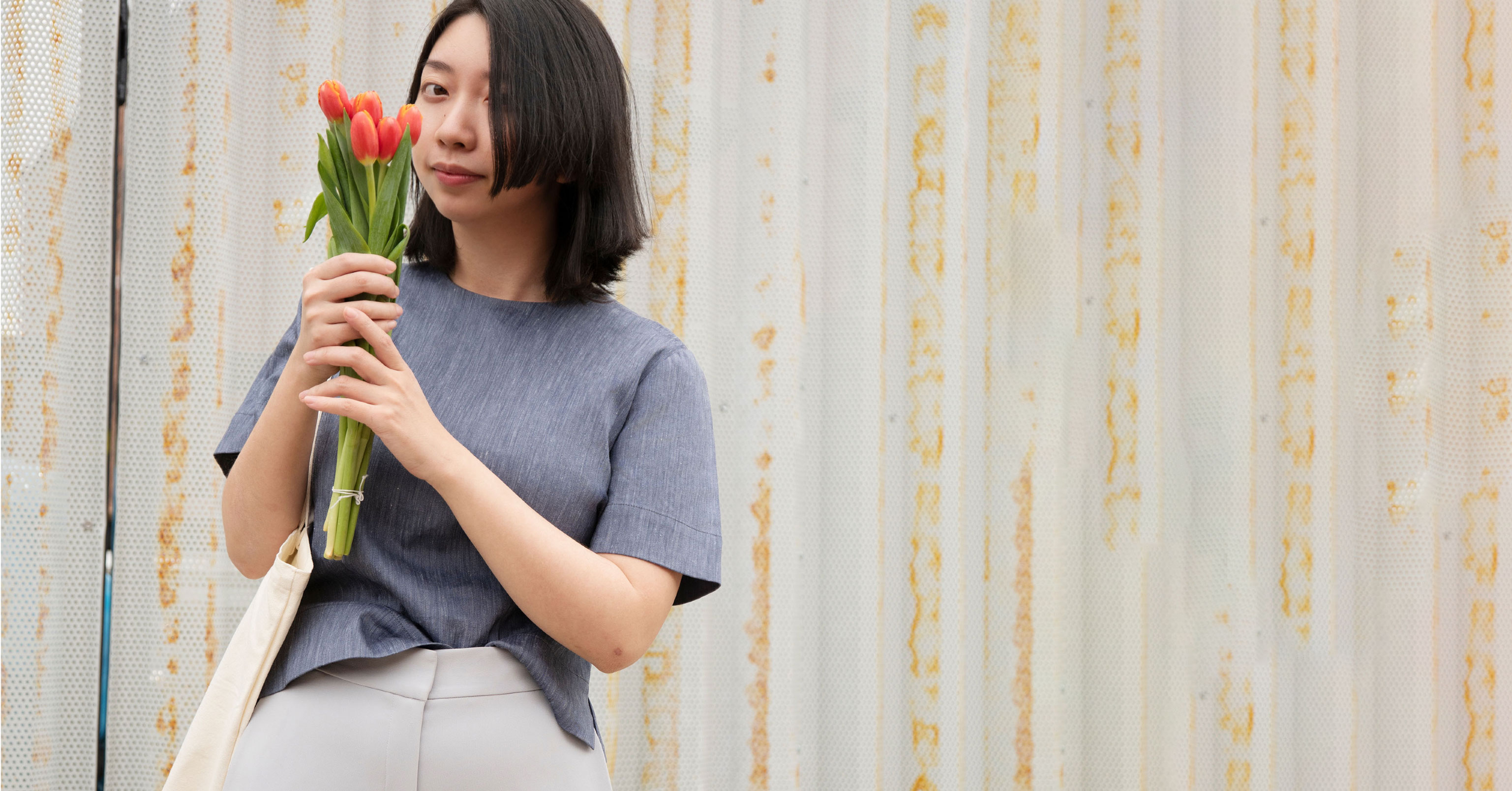 A True Creative Shows Us How to Effortlessly Style Our New Linen Pieces